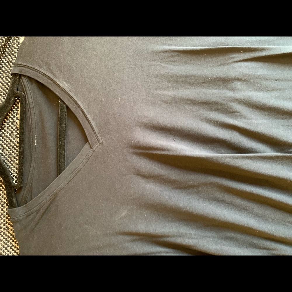 Black lululemon v neck